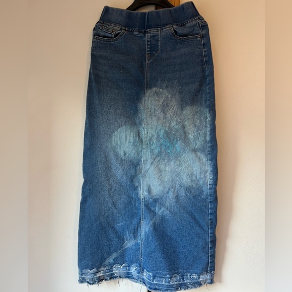 Denim Skirt, Be Girl, comfortable for walking, distressed jeans skirt - Picture 5 of 9